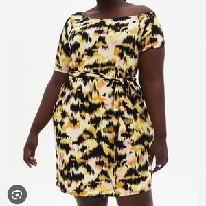 Torrid Plus Size 4Cas Yellow Ikat Callie‎ Dress Size 2X